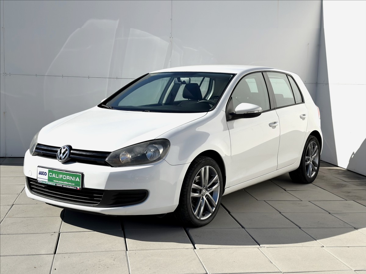 Volkswagen Golf 1,6 TDi Klimatizace Alu