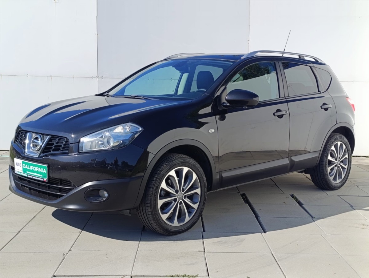 Nissan Qashqai 2,0 DCi 4x4 kamera tažné 1m ČR