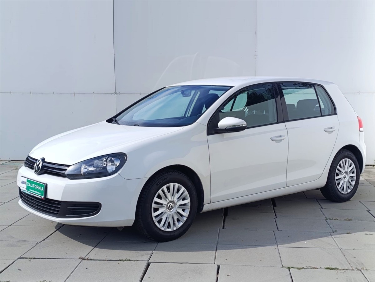 Volkswagen Golf 1,6 TDi Klimatizace